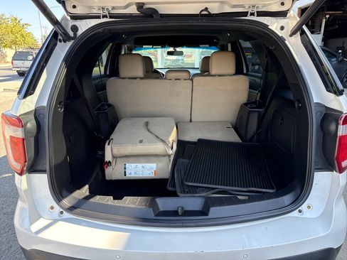 Used 2016 Ford Explorer XLT w/ Equipment Group 202A FWD image 23