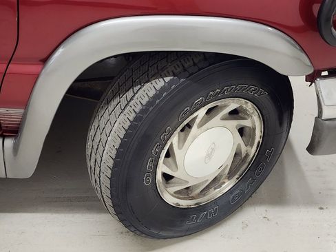 Used 1999 Ford E-150 and Econoline 150 image 31