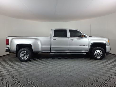 Used 2017 GMC Sierra 3500 Denali w/ Duramax Plus Package image 2