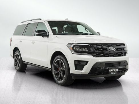 Used 2024 Ford Expedition Limited AWD/4WD image 7
