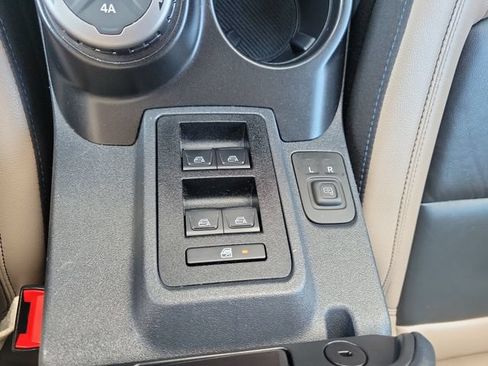 Certified 2022 Ford Bronco Wildtrak AWD/4WD image 18