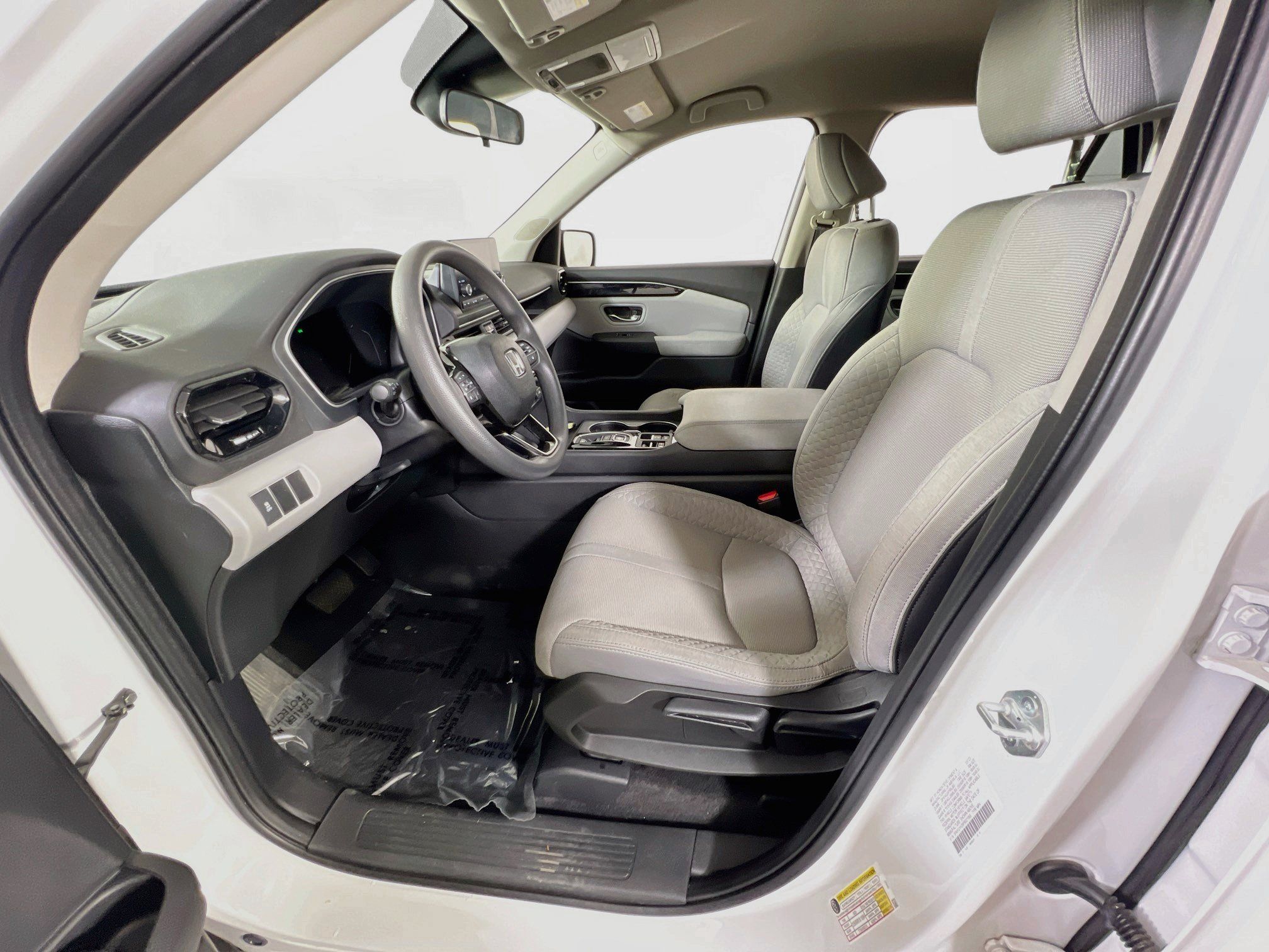 Used 2023 Honda Pilot LX image 19