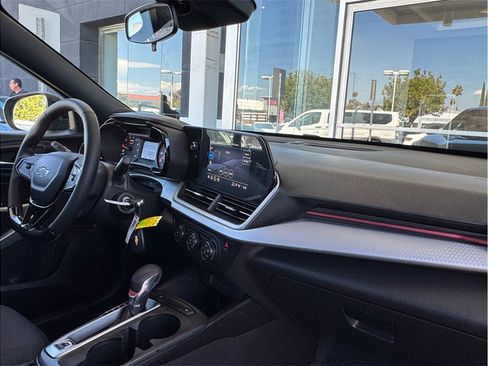 Used 2026 Chevrolet Trax RS w/ Sunroof Package FWD image 22