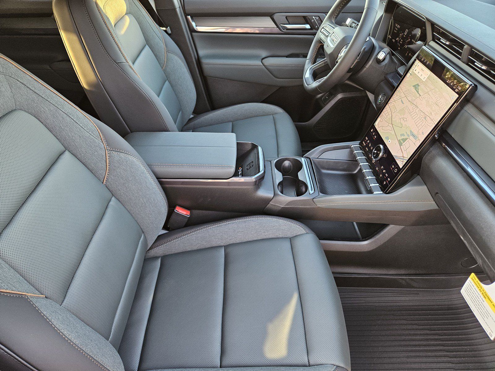 New 2027 GMC Terrain AT4 w/ Convenience Package III AWD/4WD image 10