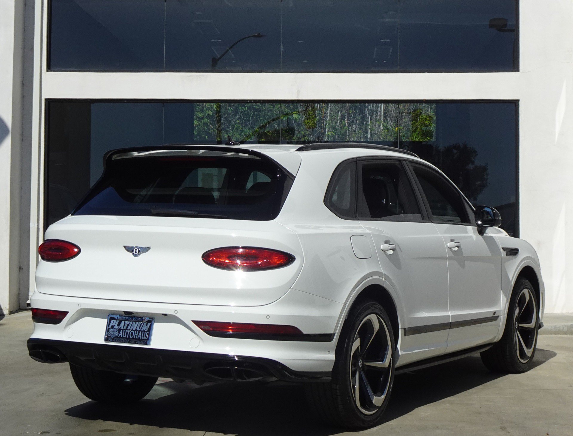 Used 2022 Bentley Bentayga AWD/4WD image 8