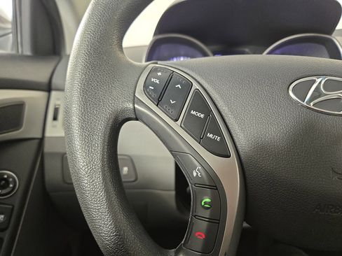 Used 2014 Hyundai Elantra SE w/ Option Group 02 image 15