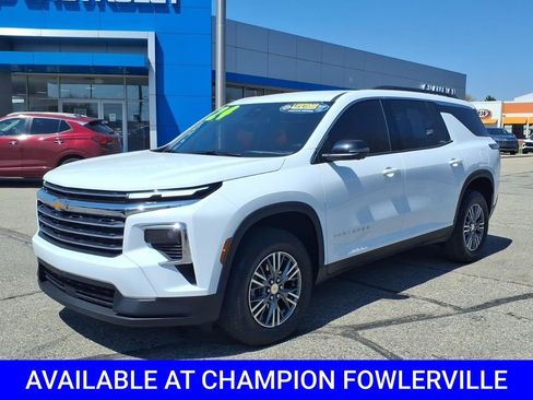 Certified 2024 Chevrolet Traverse LT w/ LPO, Floor Liner Package FWD image 3