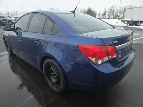 Used 2013 Chevrolet Cruze LS image 9