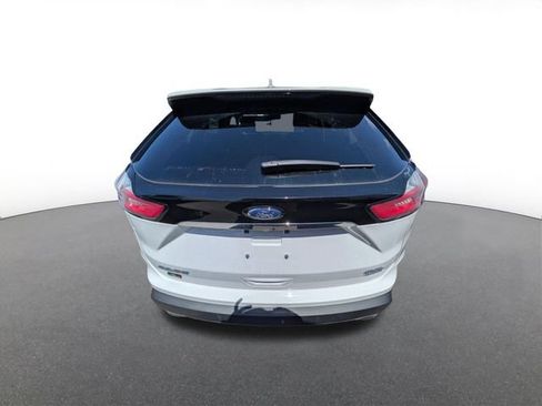 Used 2020 Ford Edge SEL w/ Cold Weather Package AWD/4WD image 4