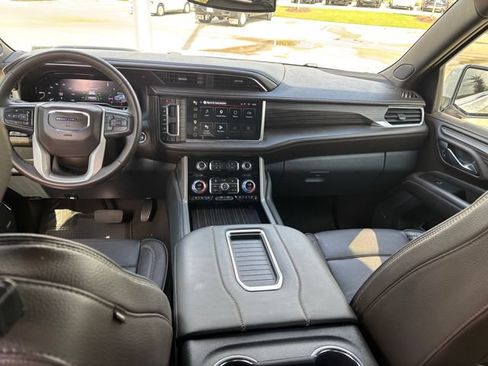 Used 2023 GMC Yukon XL Denali AWD/4WD image 31