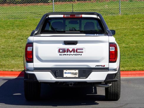Used 2025 GMC Canyon AT4 w/ Nightfall Edition AWD/4WD image 8
