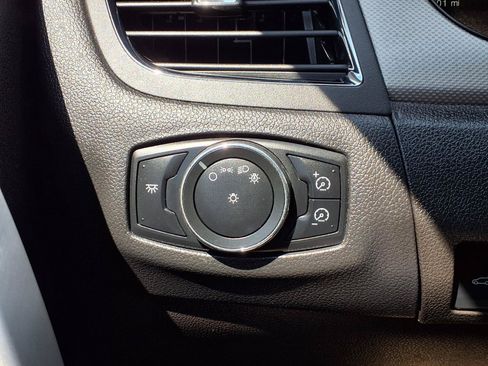 Used 2013 Ford Edge SEL FWD image 11