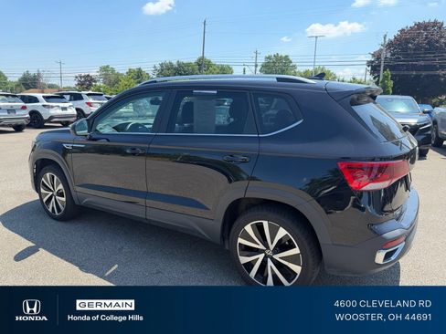 Used 2024 Volkswagen Taos SE FWD image 9