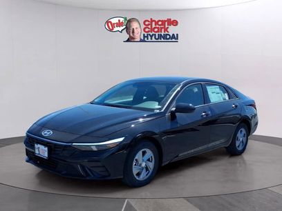 New 2026 Hyundai Elantra SE
