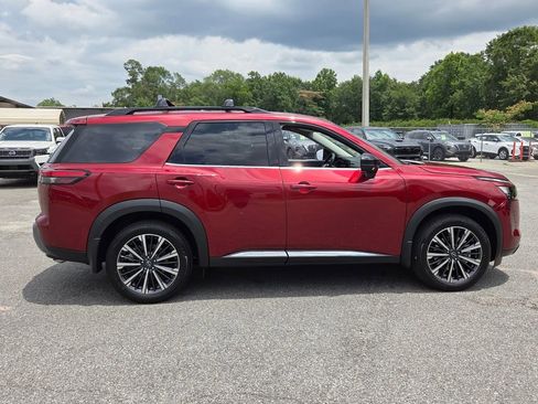 New 2026 Nissan Pathfinder Platinum FWD image 11