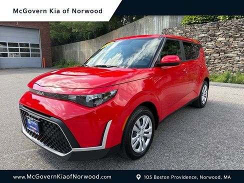 Certified 2023 Kia Soul LX FWD image 1