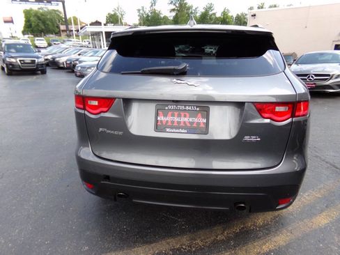 Used 2018 Jaguar F-PACE Premium AWD/4WD image 4