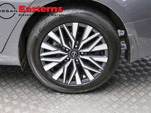Used 2024 Nissan Altima 2.5 SV AWD/4WD image 8
