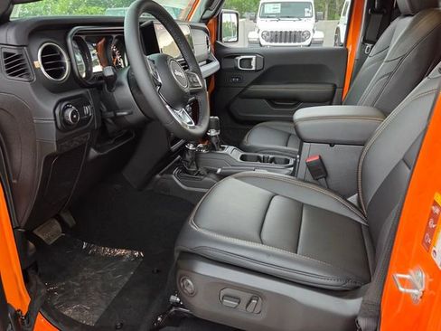 New 2026 Jeep Wrangler Unlimited Sahara w/ Whitecap Package AWD/4WD image 14