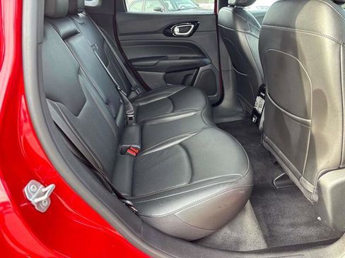 Certified 2022 Jeep Compass Limited image 13