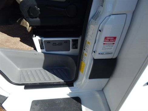 Used 2015 Mercedes-Benz Sprinter 3500 image 18