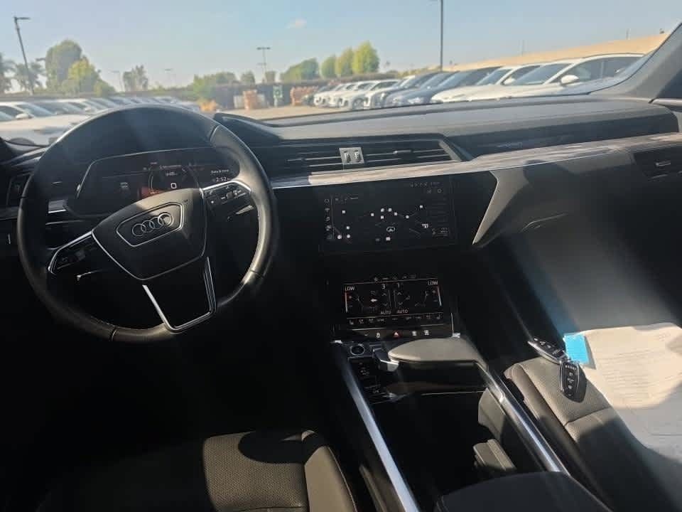Used 2024 Audi Q8 e-tron Premium Plus w/ Premium Plus Package AWD/4WD image 8
