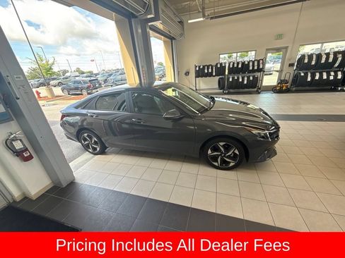 Used 2023 Hyundai Elantra SEL w/ Convenience Package FWD image 4
