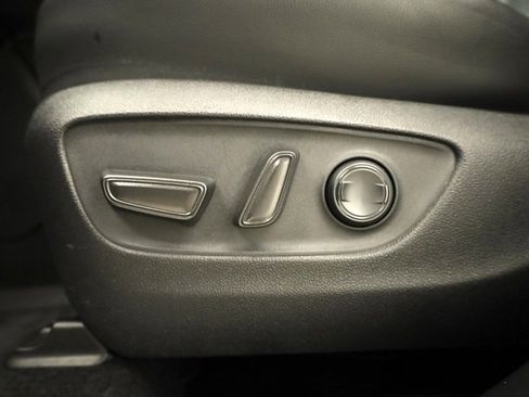 Certified 2023 Toyota Highlander XLE image 11