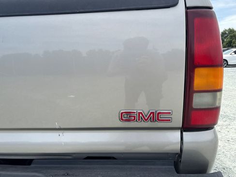 Used 2003 GMC Sierra 2500 SLE RWD image 13