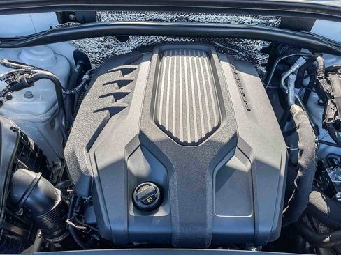 Used 2024 Porsche Macan image 25