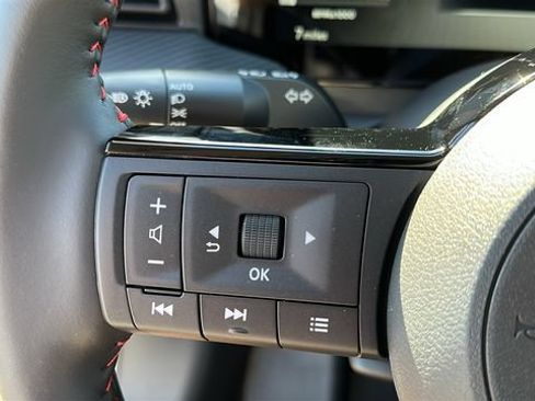 Used 2025 Nissan Kicks SR w/ SR Premium Package AWD/4WD image 13