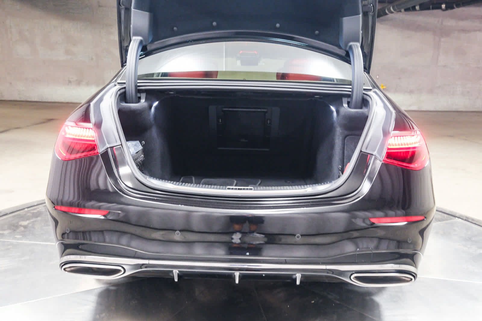 Used 2026 Mercedes-Benz S 580 4MATIC Sedan image 32