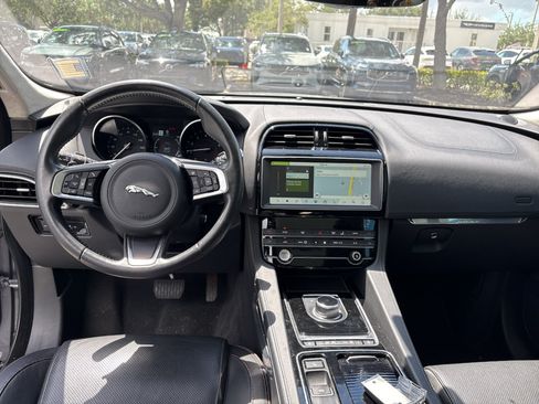 Used 2020 Jaguar F-PACE Prestige AWD/4WD image 20