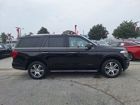 Used 2023 Ford Expedition Limited image 4