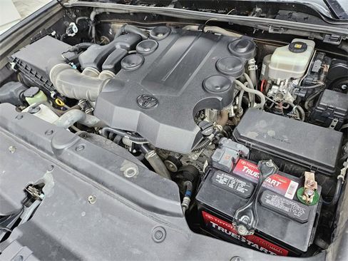 Used 2020 Toyota 4Runner 4WD image 19