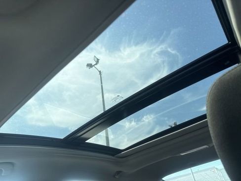 Used 2024 Chevrolet Malibu LT image 31