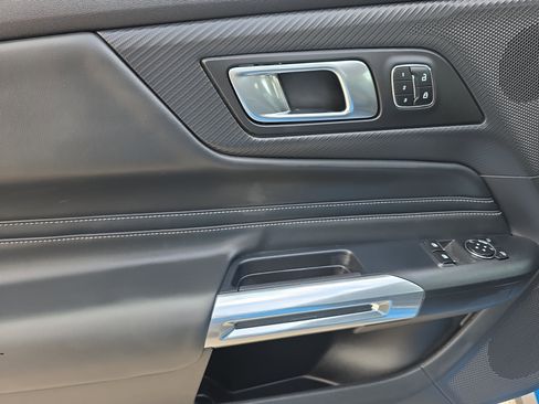 Used 2024 Ford Mustang Premium image 17