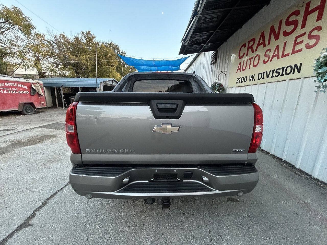 Used 2008 Chevrolet Avalanche LTZ w/ LTZ Preferred Equipment Group RWD image 6
