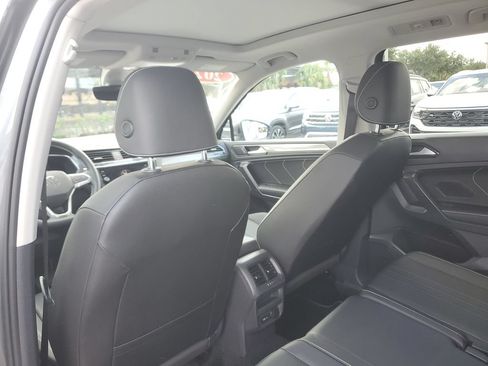 Certified 2023 Volkswagen Tiguan SE w/ Panoramic Sunroof Package FWD image 17