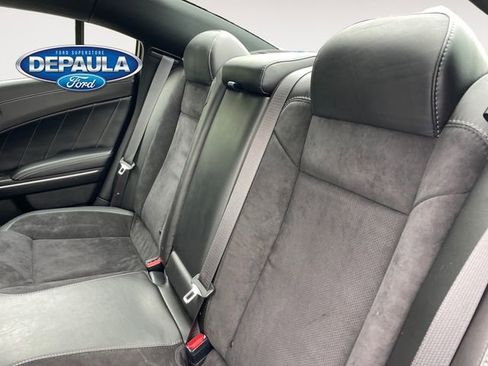 Used 2019 Dodge Charger Scat Pack w/ Dynamics Package RWD image 17