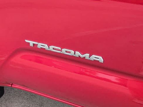Used 2017 Toyota Tacoma SR5 w/ Tow Package AWD/4WD image 13