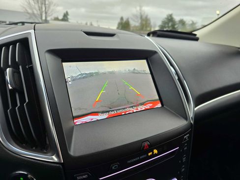 Used 2019 Ford Edge Titanium w/ Equipment Group 301A image 32