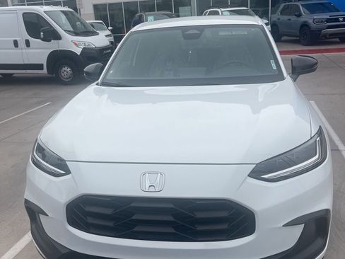 Used 2024 Honda HR-V Sport image 8