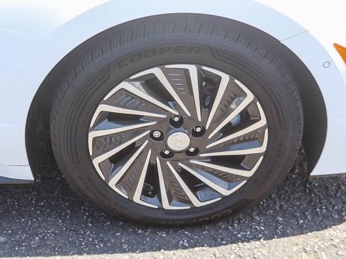 Used 2022 Hyundai Sonata Limited FWD image 12