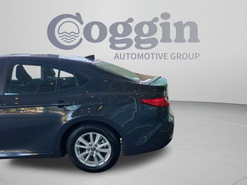 Used 2025 Toyota Camry LE FWD image 32