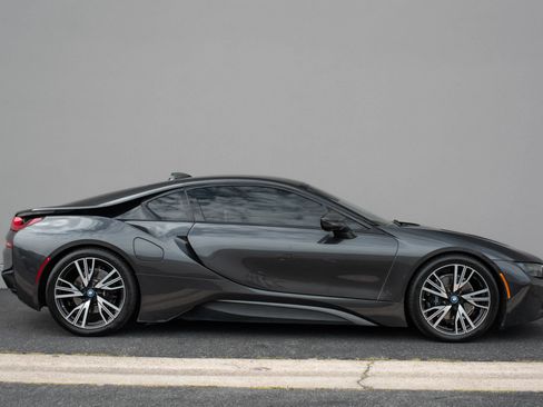 Used 2015 BMW i8 AWD/4WD image 9