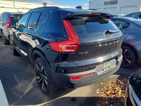 Used 2023 Volvo XC40 B5 Plus w/ Driver Assist Package image 3
