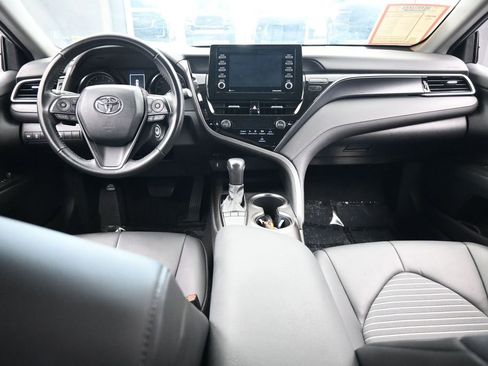 Used 2022 Toyota Camry SE FWD image 36