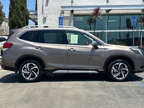 Used 2023 Subaru Forester Touring w/ Popular Package #2 AWD/4WD image 3