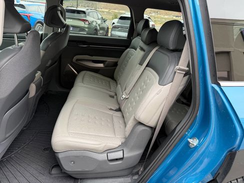 Used 2024 Kia EV9 Wind AWD/4WD image 4